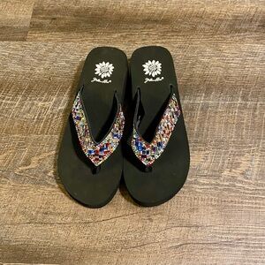 Yellow Box Syndee Bling Gems Flip Flops Ladies Size 7 Multicolored 1.5” Heel